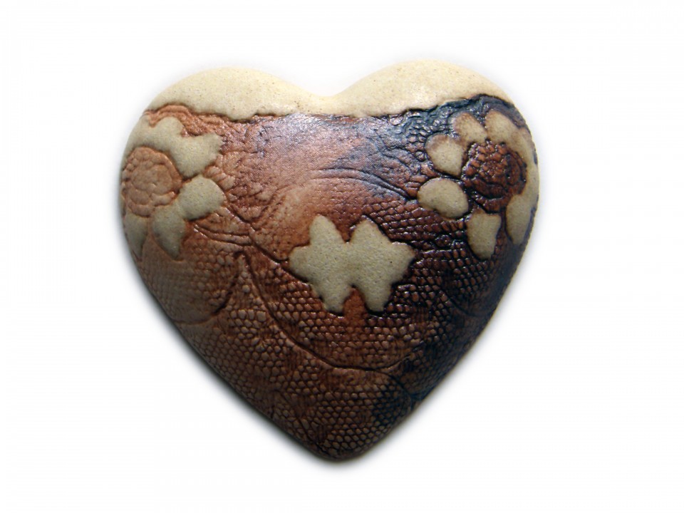 Heart lace brown